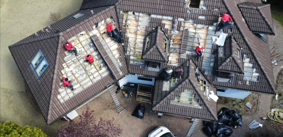 Naprawa dachu po kunie